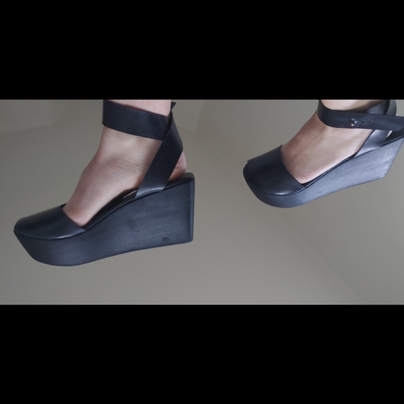 Black Leather Sandals - Picture 6 of 9